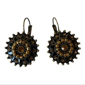 Beautiful Vintage Earrings, solid construction and stunning look